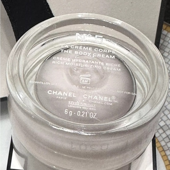 Chanel No5 body cream and perfume sample bundle - Picture 4 of 5